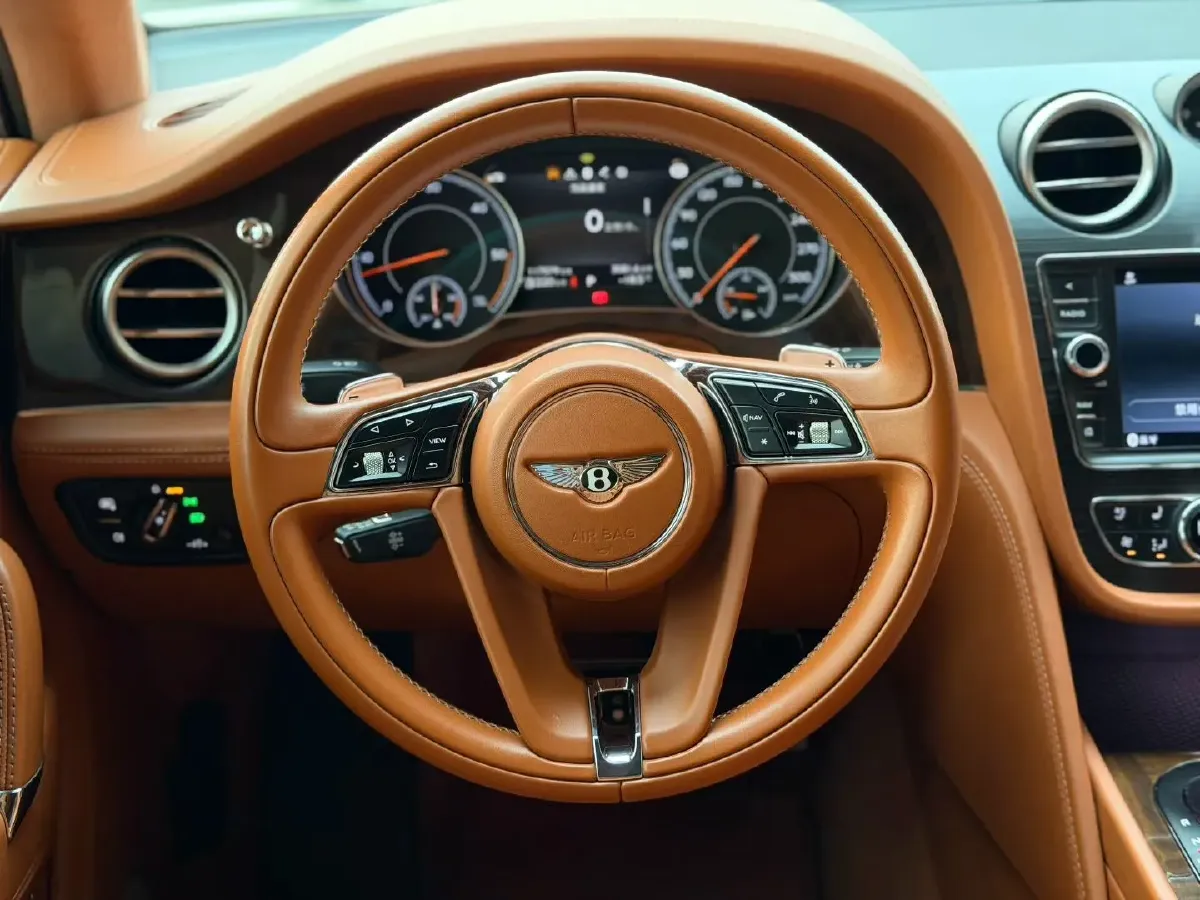 2017 Bentley Bentayga 6.0T 608HP W12 8AT,autocango,china used car exporter,china ev exporter,chinese used car exporter,chinese used ev exporter
