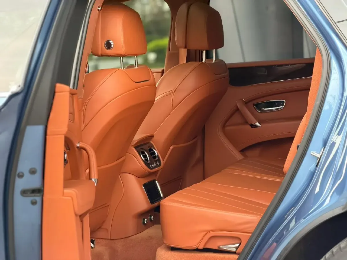 2017 Bentley Bentayga 6.0T 608HP W12 8AT,autocango,china used car exporter,china ev exporter,chinese used car exporter,chinese used ev exporter