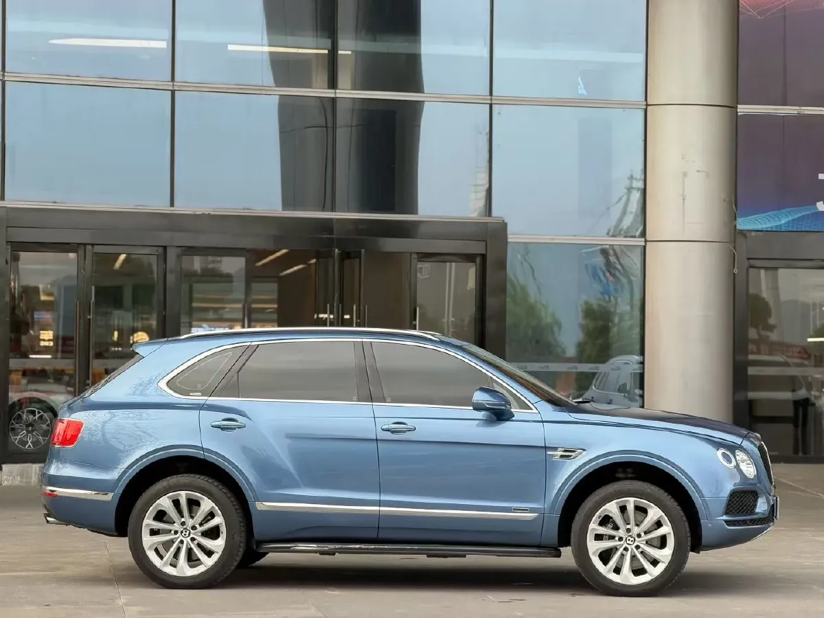 2017 Bentley Bentayga 6.0T 608HP W12 8AT,autocango,china used car exporter,china ev exporter,chinese used car exporter,chinese used ev exporter