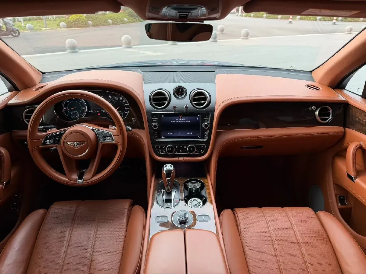 2017 Bentley Bentayga 6.0T 608HP W12 8AT,autocango,china used car exporter,china ev exporter,chinese used car exporter,chinese used ev exporter