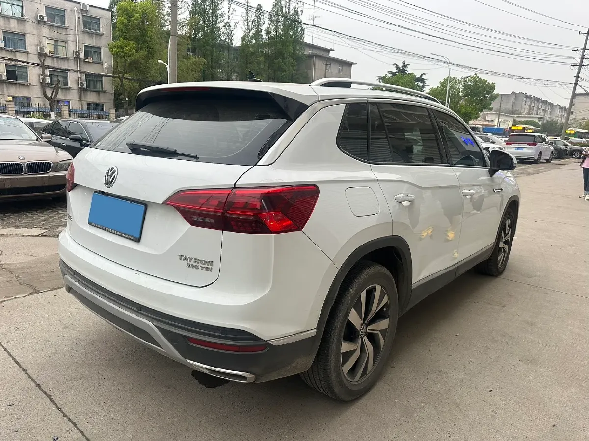 2019 MINI CLUBMAN 1.5T 102HP L3 6AT,autocango,china used car exporter,china ev exporter,chinese used car exporter,chinese used ev exporter