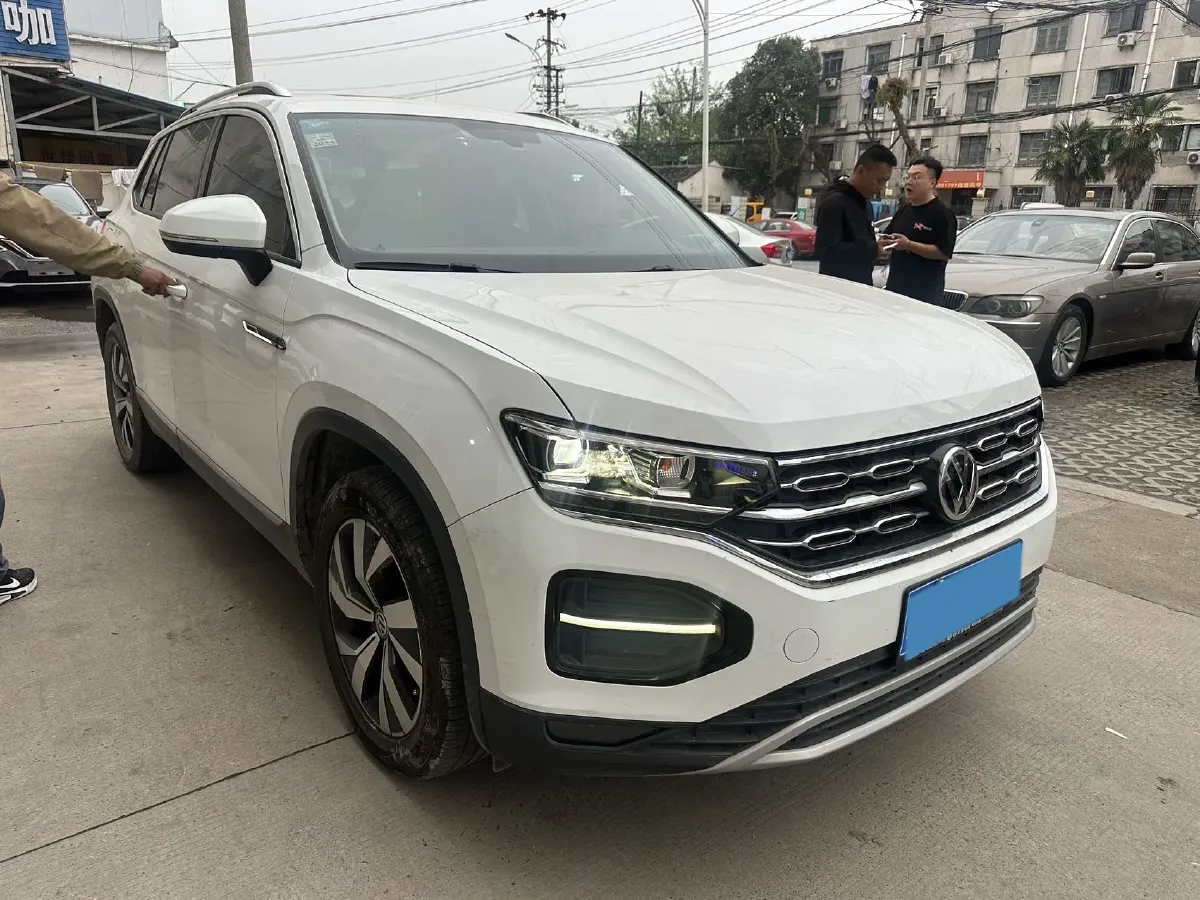 2019 MINI CLUBMAN 1.5T 102HP L3 6AT,autocango,china used car exporter,china ev exporter,chinese used car exporter,chinese used ev exporter
