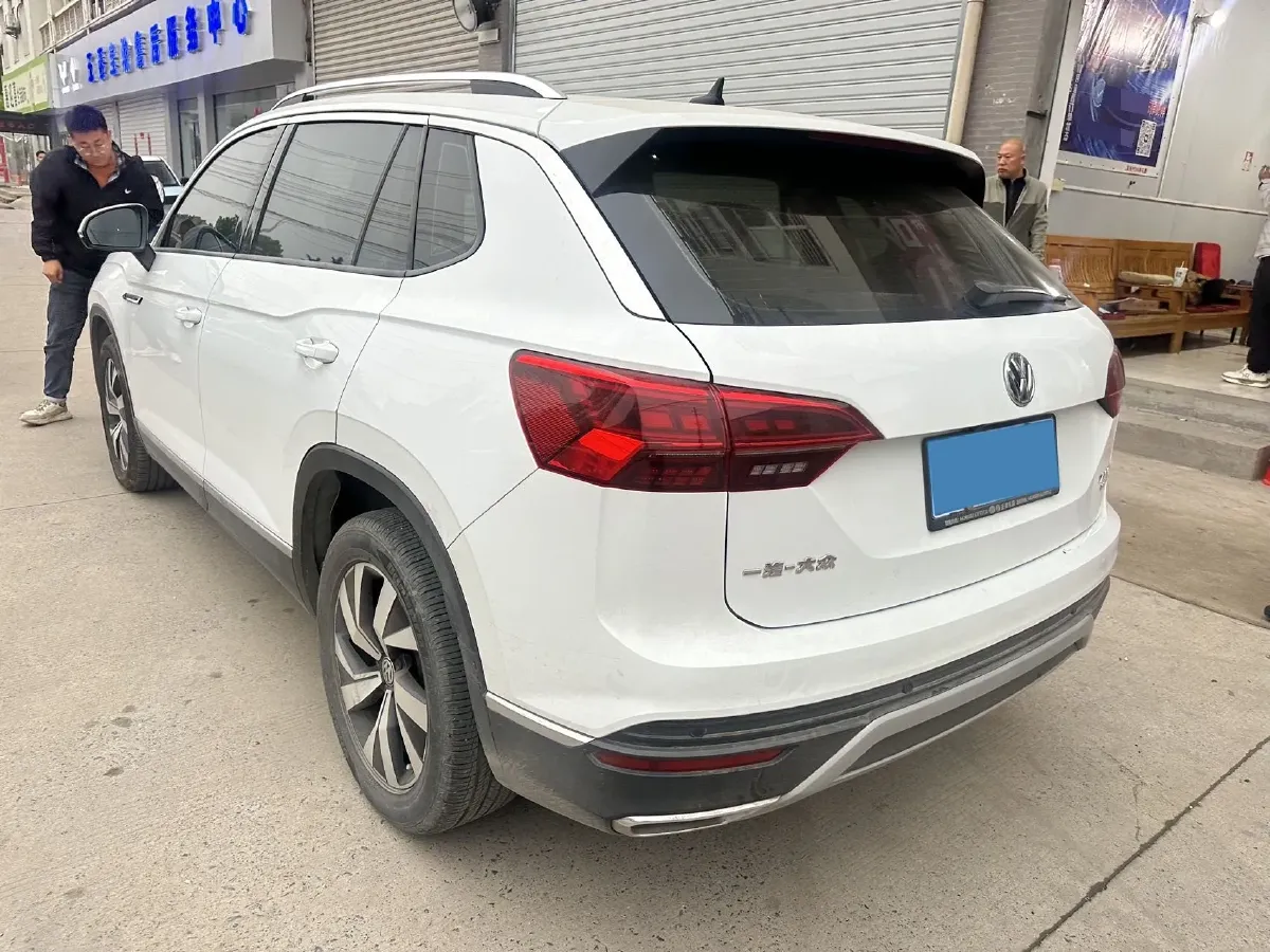 2019 MINI CLUBMAN 1.5T 102HP L3 6AT,autocango,china used car exporter,china ev exporter,chinese used car exporter,chinese used ev exporter