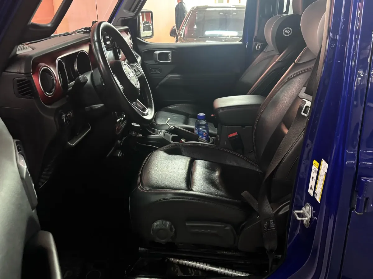 2019 Jeep Wrangler 2.0T 266HP L4 8AT,autocango,china used car exporter,china ev exporter,chinese used car exporter,chinese used ev exporter