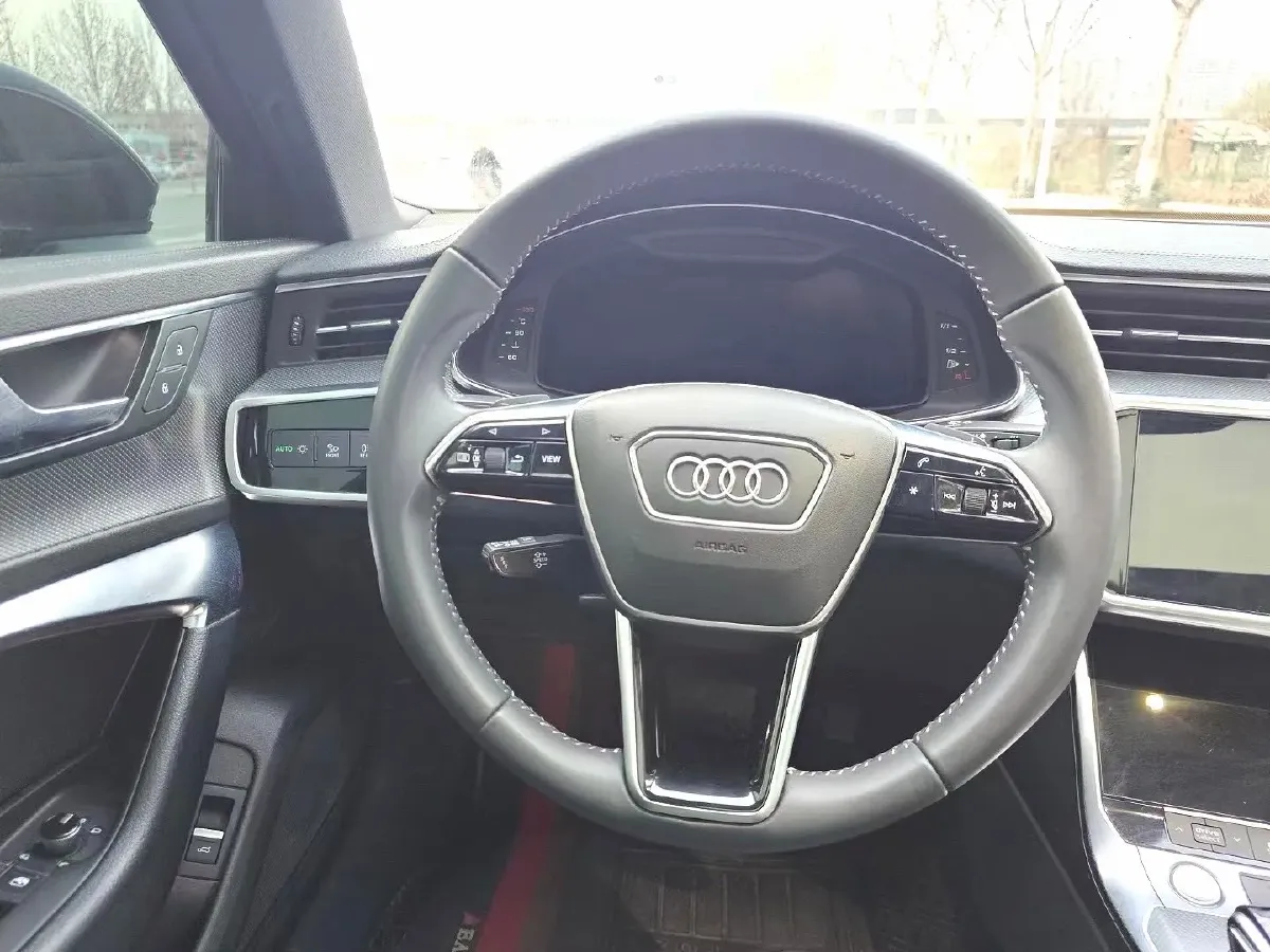 2020 Audi A6L 2.0T 190HP L4 7DCT,autocango,china used car exporter,china ev exporter,chinese used car exporter,chinese used ev exporter