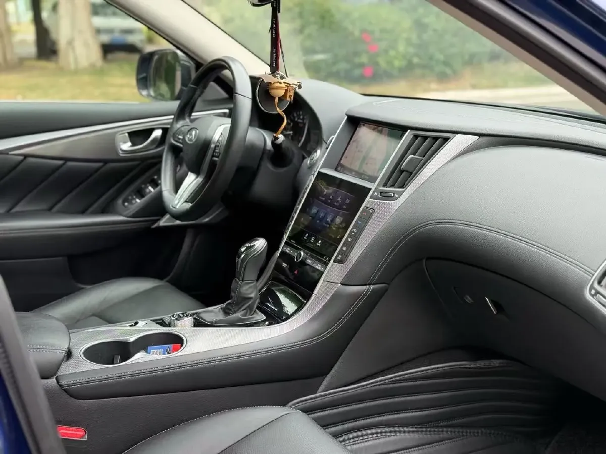 2018 Jeep Grand Commander 2.0T 265HP L4 9AT,autocango,china used car exporter,china ev exporter,chinese used car exporter,chinese used ev exporter