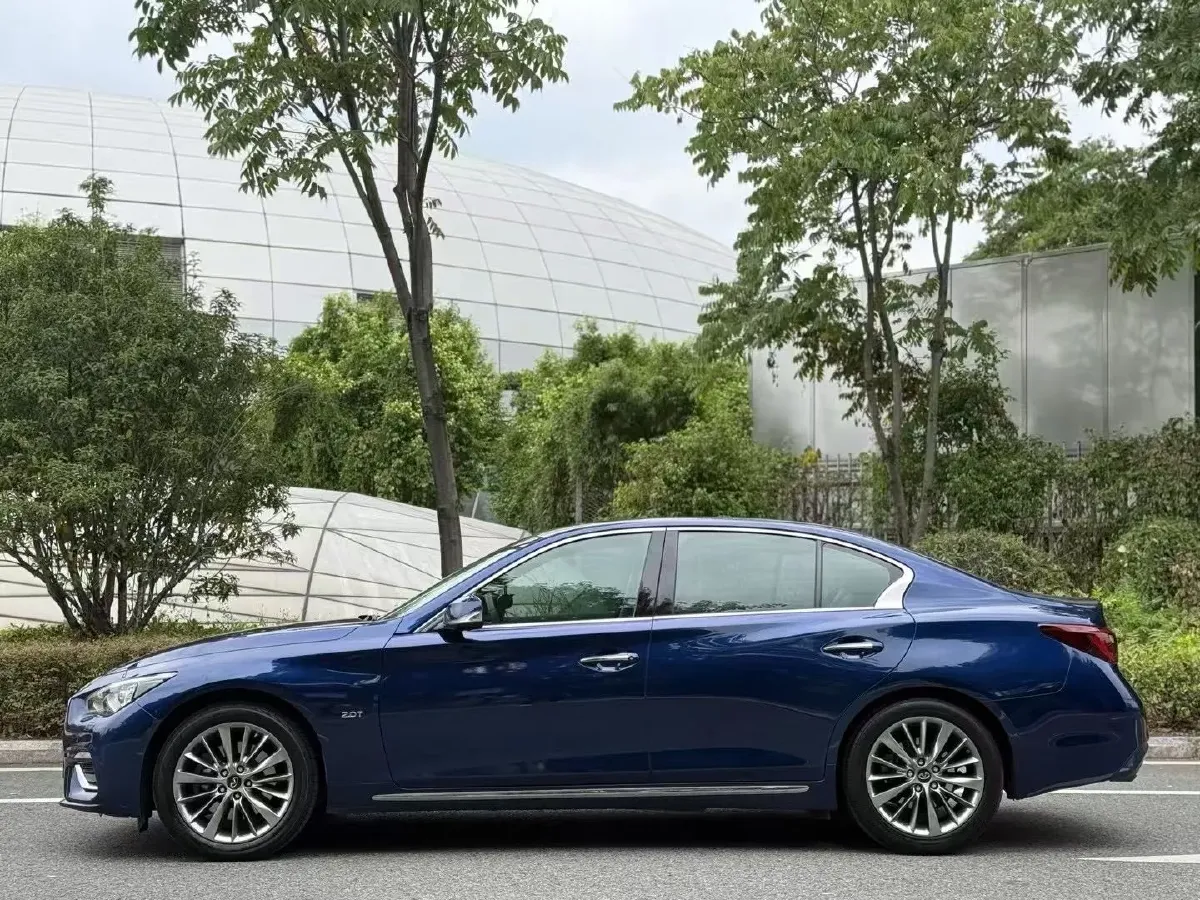 2018 Jeep Grand Commander 2.0T 265HP L4 9AT,autocango,china used car exporter,china ev exporter,chinese used car exporter,chinese used ev exporter