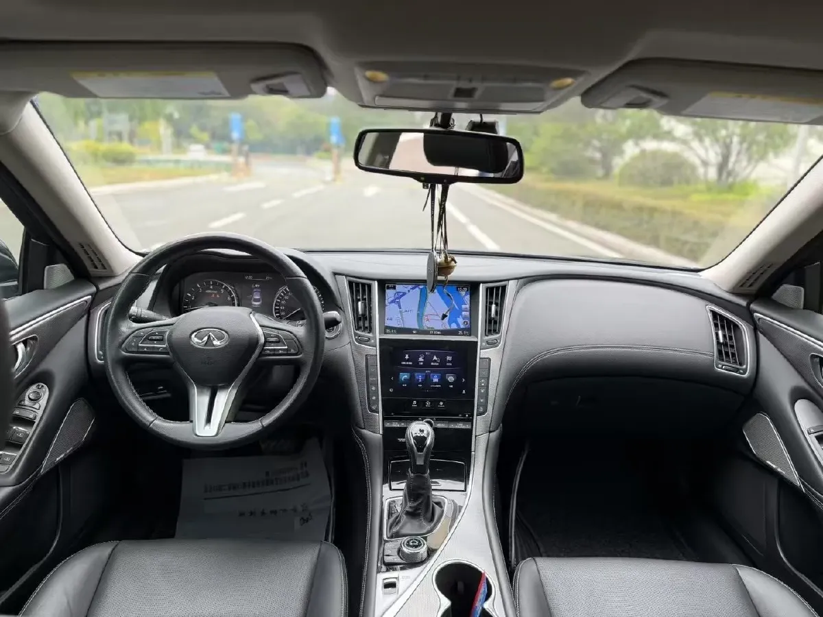 2018 Jeep Grand Commander 2.0T 265HP L4 9AT,autocango,china used car exporter,china ev exporter,chinese used car exporter,chinese used ev exporter