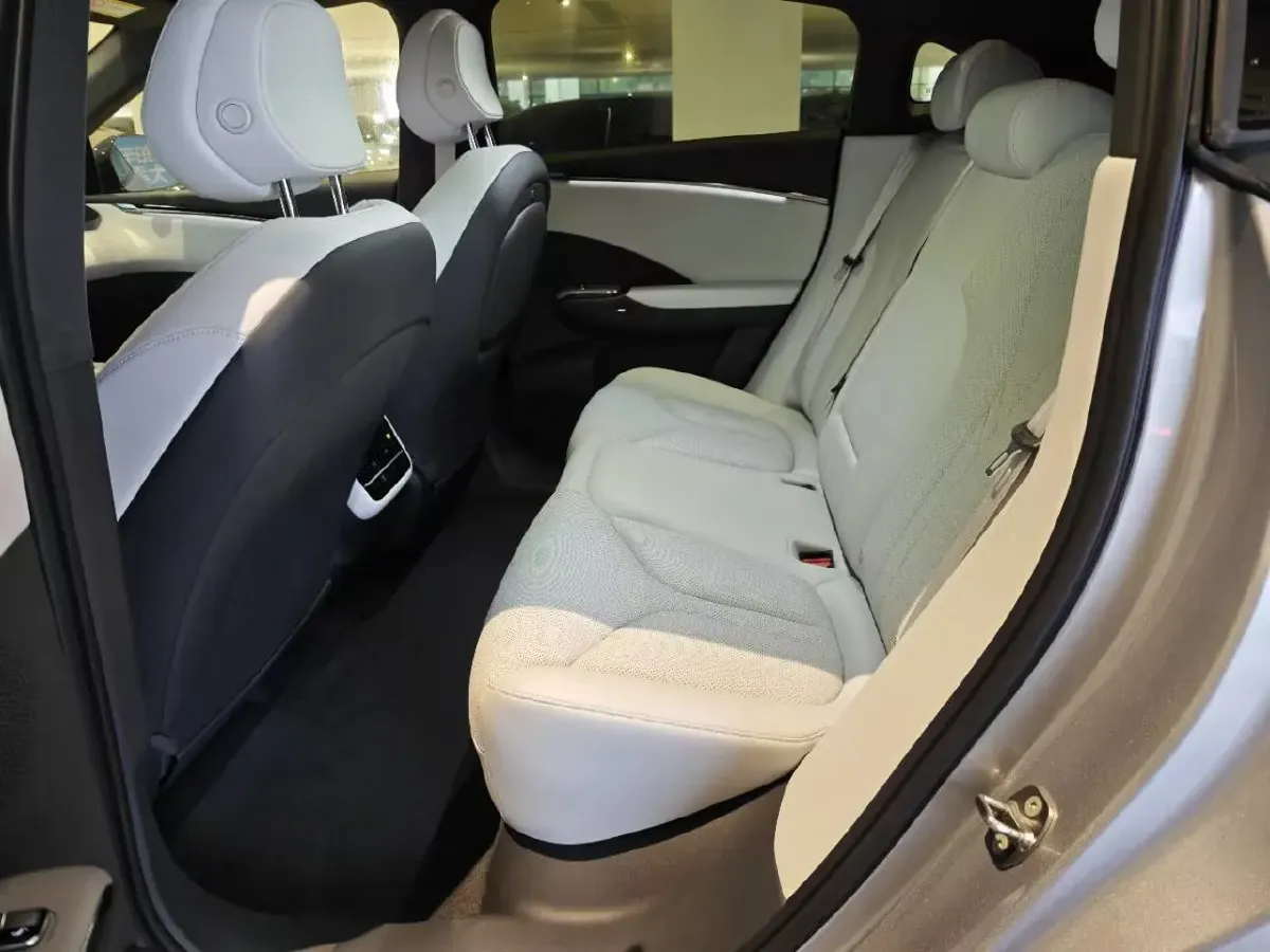 2025 Xpeng G7 BEV,autocango,china used car exporter,china ev exporter,chinese used car exporter,chinese used ev exporter