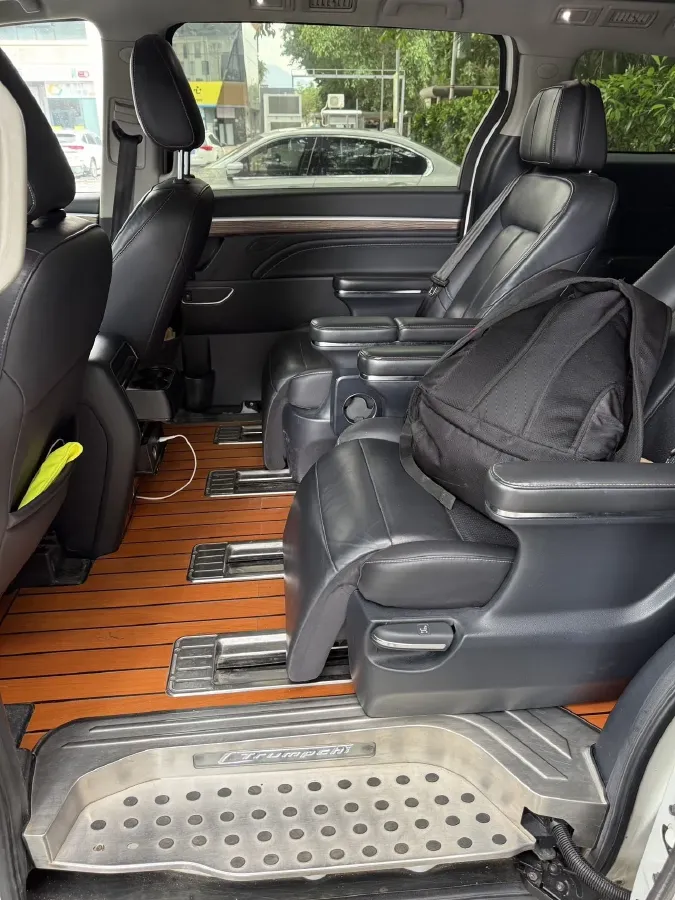 2021 GAC Trumpchi M8 2.0T 252HP L4 8AT,autocango,china used car exporter,china ev exporter,chinese used car exporter,chinese used ev exporter