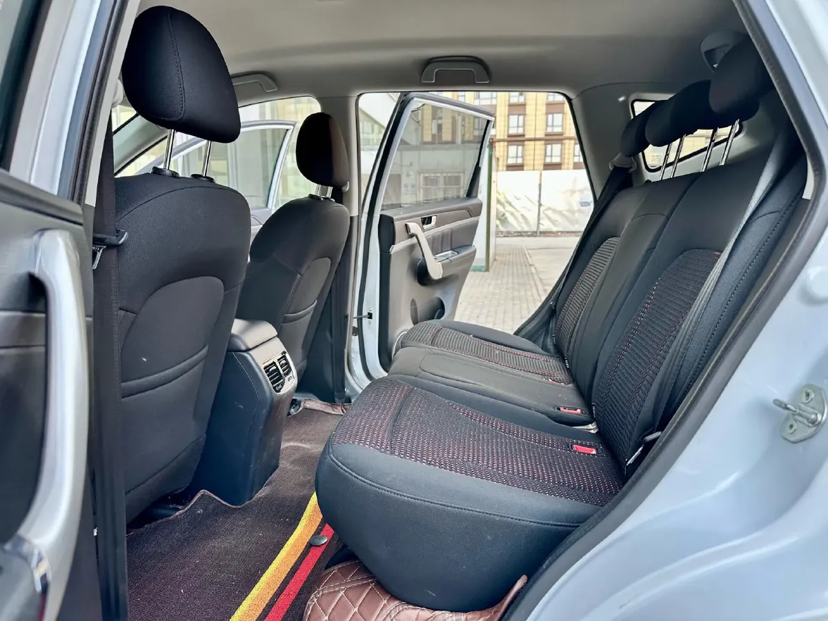 2019 Haval M6 1.5T 150HP L4 7DCT,autocango,china used car exporter,china ev exporter,chinese used car exporter,chinese used ev exporter