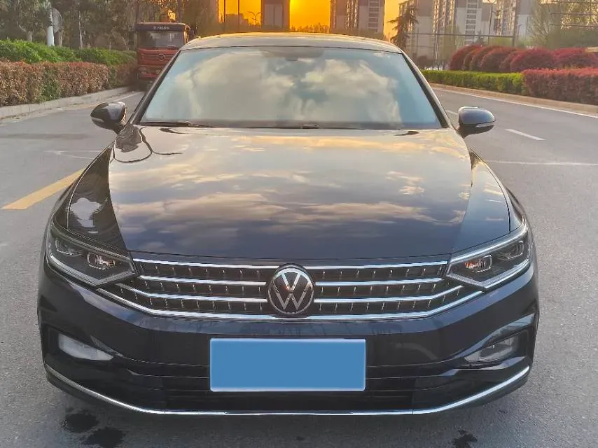 2023 Volkswagen Magotan 2.0T 186HP L4 7DCT,autocango,china used car exporter,china ev exporter,chinese used car exporter,chinese used ev exporter