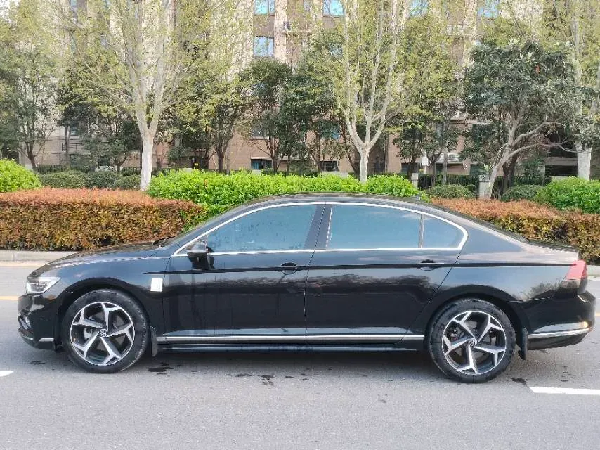 2023 Volkswagen Magotan 2.0T 186HP L4 7DCT,autocango,china used car exporter,china ev exporter,chinese used car exporter,chinese used ev exporter