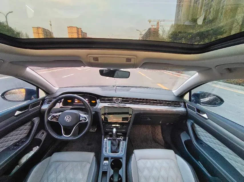 2023 Volkswagen Magotan 2.0T 186HP L4 7DCT,autocango,china used car exporter,china ev exporter,chinese used car exporter,chinese used ev exporter