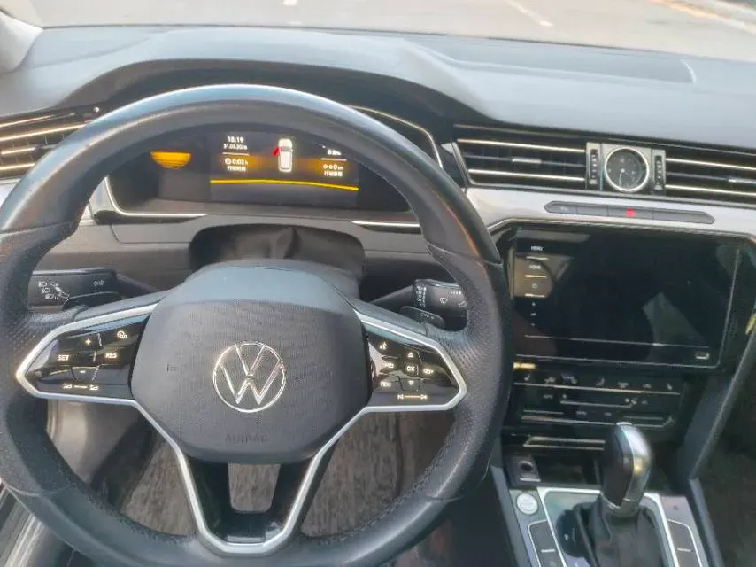 2023 Volkswagen Magotan 2.0T 186HP L4 7DCT,autocango,china used car exporter,china ev exporter,chinese used car exporter,chinese used ev exporter