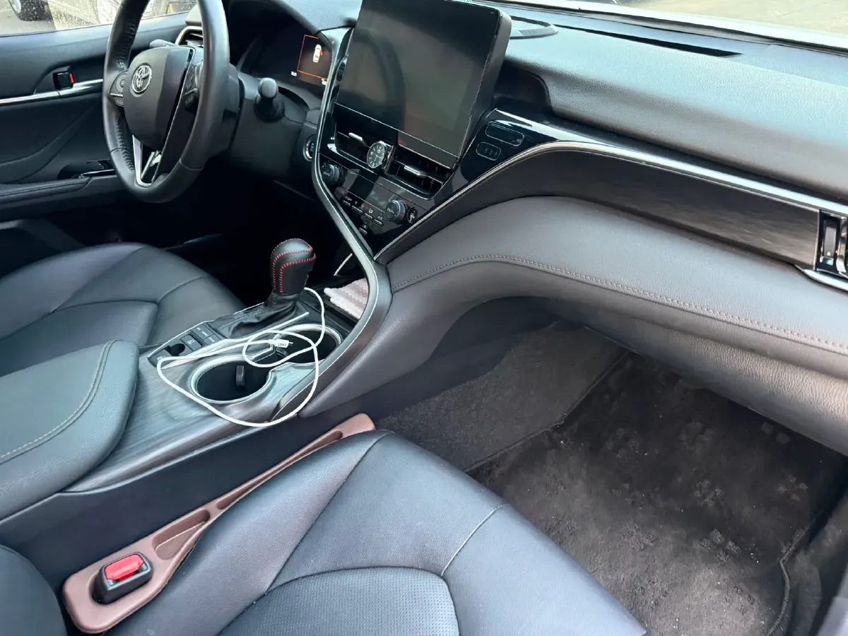 2021 Toyota Camry 2.5L 209HP L4 8AT,autocango,china used car exporter,china ev exporter,chinese used car exporter,chinese used ev exporter