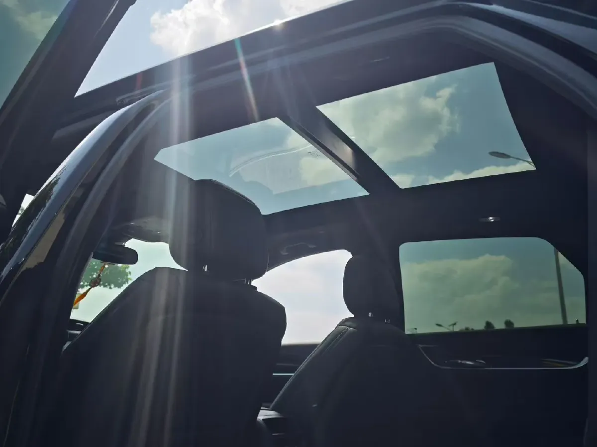 2022 Cadillac XT5 2.0T 237HP L4 9AT,autocango,china used car exporter,china ev exporter,chinese used car exporter,chinese used ev exporter