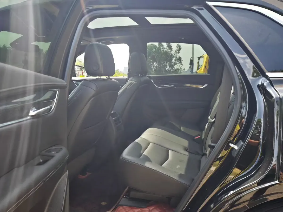 2022 Cadillac XT5 2.0T 237HP L4 9AT,autocango,china used car exporter,china ev exporter,chinese used car exporter,chinese used ev exporter