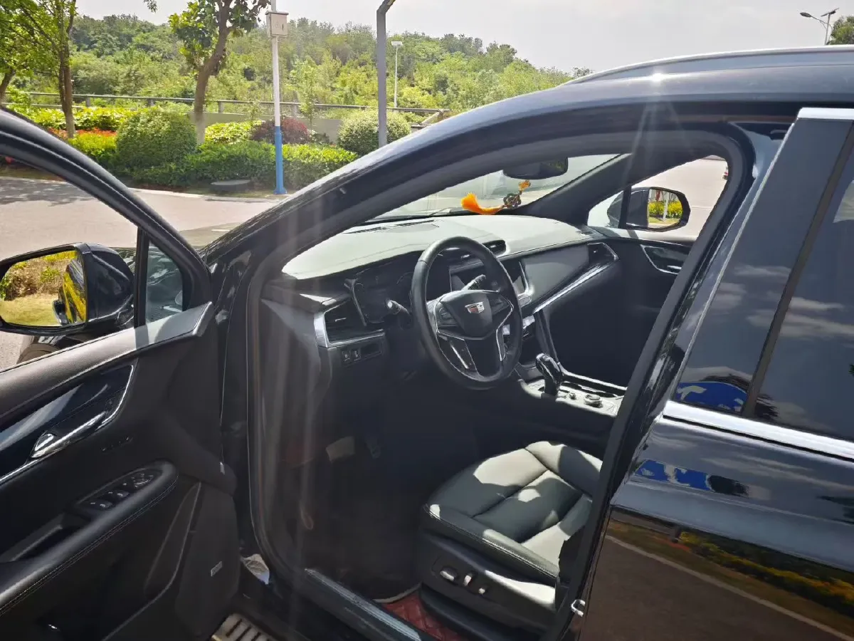 2022 Cadillac XT5 2.0T 237HP L4 9AT,autocango,china used car exporter,china ev exporter,chinese used car exporter,chinese used ev exporter