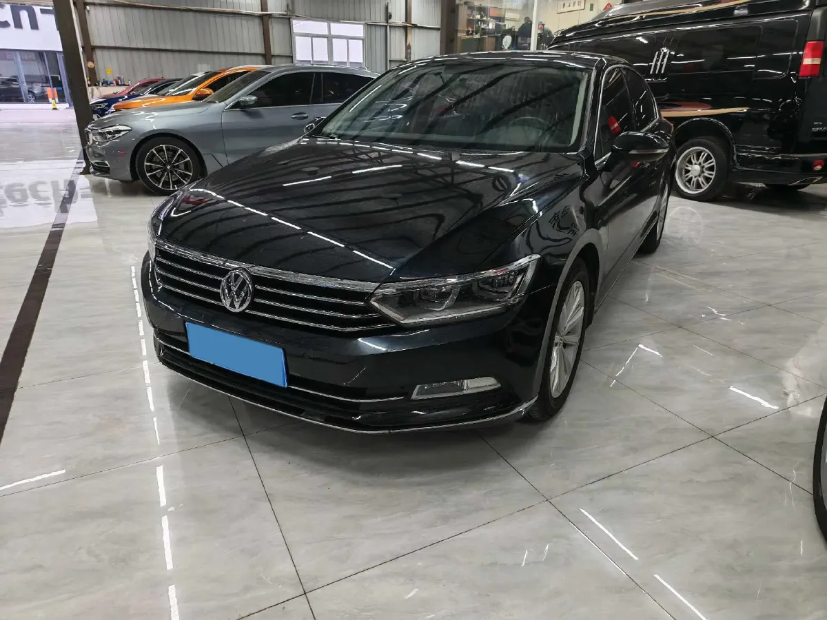 2018 Volkswagen Magotan 1.8T 180HP L4 7DCT,autocango,china used car exporter,china ev exporter,chinese used car exporter,chinese used ev exporter