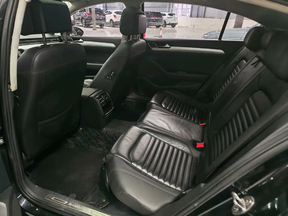 2018 Volkswagen Magotan 1.8T 180HP L4 7DCT,autocango,china used car exporter,china ev exporter,chinese used car exporter,chinese used ev exporter