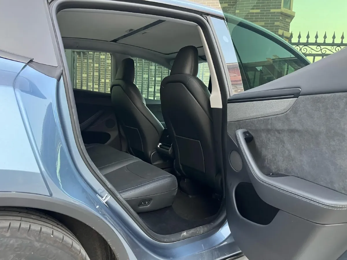 2025 Tesla Model Y BEV,autocango,china used car exporter,china ev exporter,chinese used car exporter,chinese used ev exporter