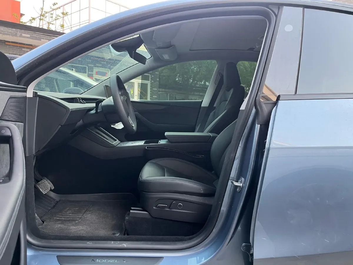 2025 Tesla Model Y BEV,autocango,china used car exporter,china ev exporter,chinese used car exporter,chinese used ev exporter