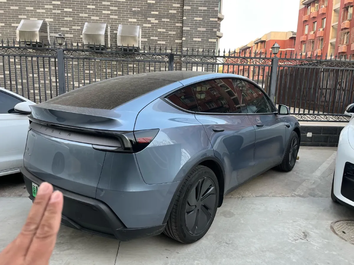 2025 Tesla Model Y BEV,autocango,china used car exporter,china ev exporter,chinese used car exporter,chinese used ev exporter