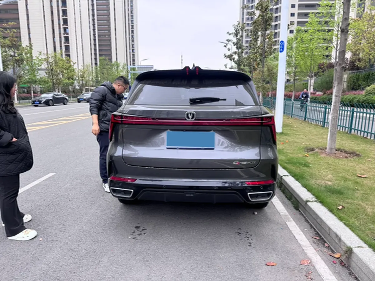 2024 ChangAn CS75 Plus 1.5T 188HP L4 8AT,autocango,china used car exporter,china ev exporter,chinese used car exporter,chinese used ev exporter