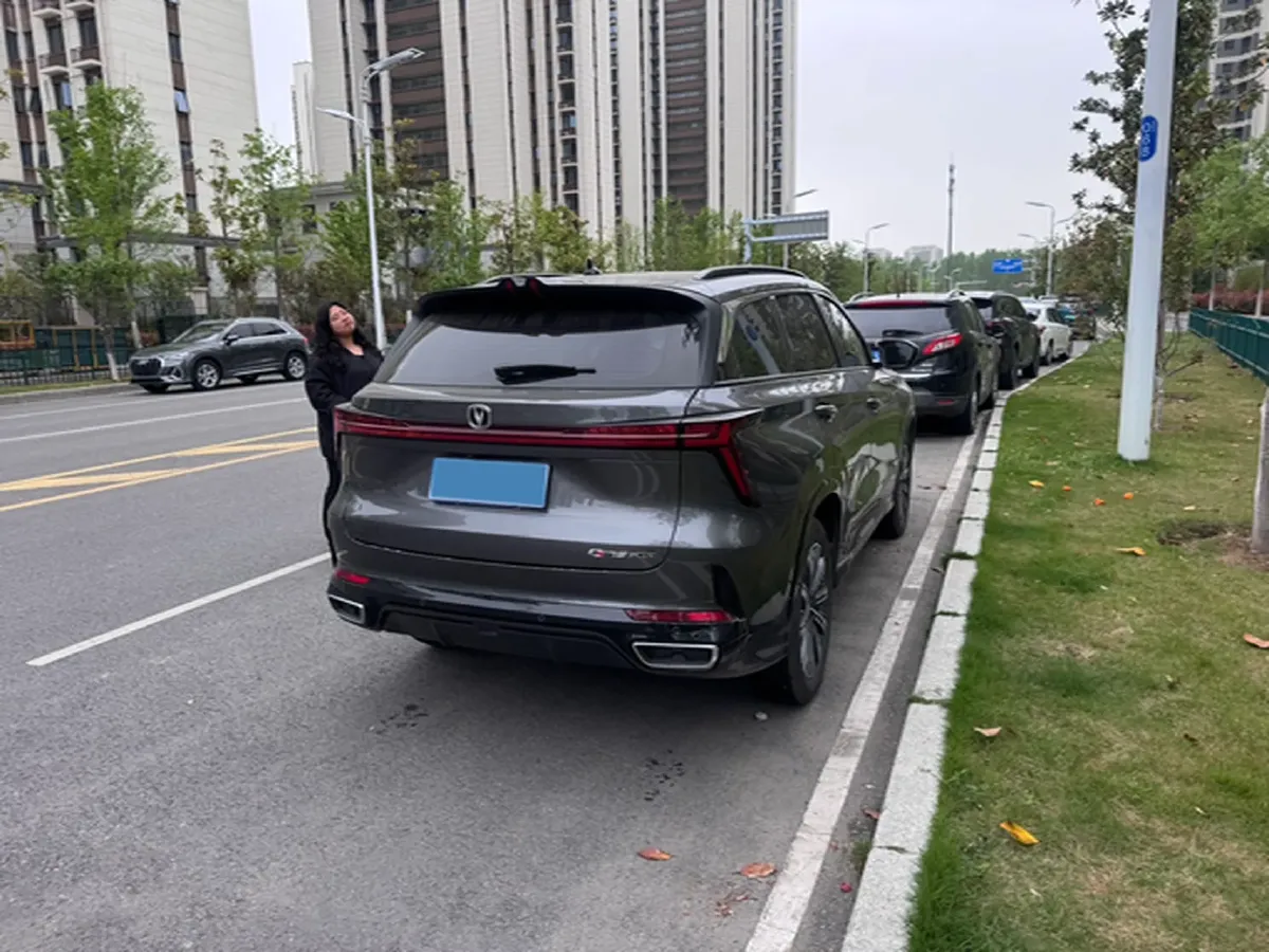 2024 ChangAn CS75 Plus 1.5T 188HP L4 8AT,autocango,china used car exporter,china ev exporter,chinese used car exporter,chinese used ev exporter