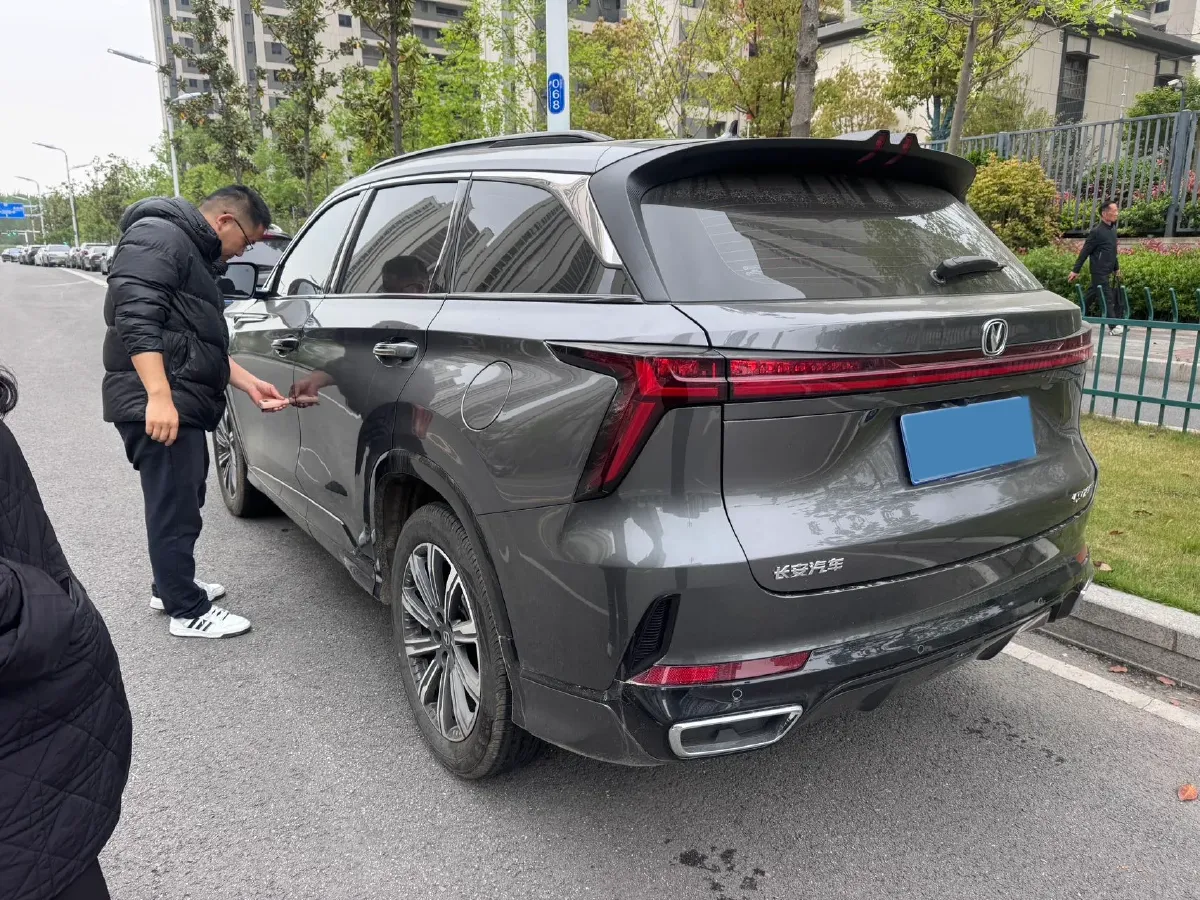 2024 ChangAn CS75 Plus 1.5T 188HP L4 8AT,autocango,china used car exporter,china ev exporter,chinese used car exporter,chinese used ev exporter