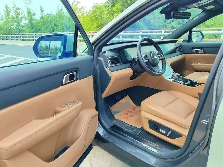 2021 Li ONE Range Extended 131HP REEV 40.5KWH,autocango,china used car exporter,china ev exporter,chinese used car exporter,chinese used ev exporter