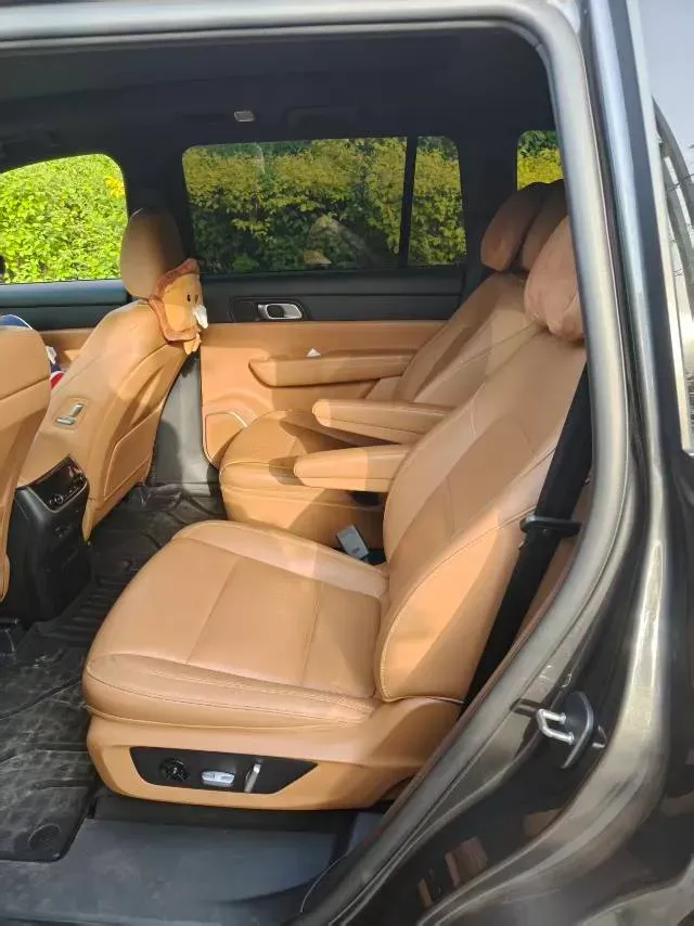 2021 Li ONE Range Extended 131HP REEV 40.5KWH,autocango,china used car exporter,china ev exporter,chinese used car exporter,chinese used ev exporter