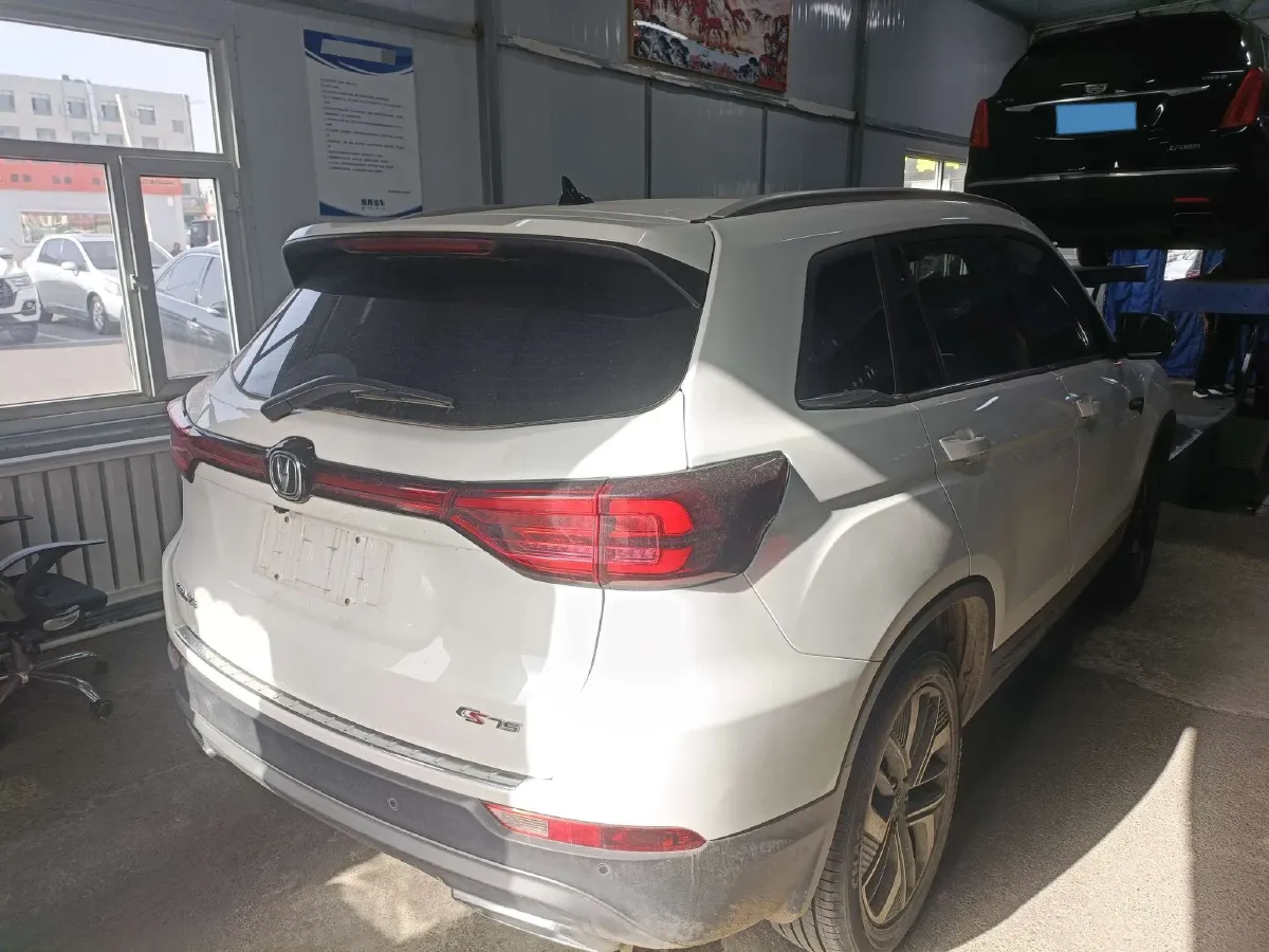 2023 ChangAn CS75 1.5T 188HP L4 7DCT,autocango,china used car exporter,china ev exporter,chinese used car exporter,chinese used ev exporter