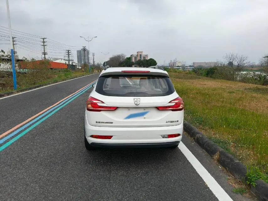 2017 BaoJun 310W 1.5L 112HP L4 6MT,autocango,china used car exporter,china ev exporter,chinese used car exporter,chinese used ev exporter
