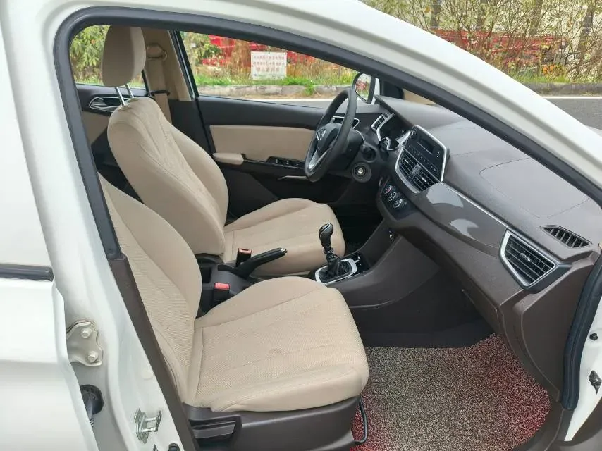 2017 BaoJun 310W 1.5L 112HP L4 6MT,autocango,china used car exporter,china ev exporter,chinese used car exporter,chinese used ev exporter