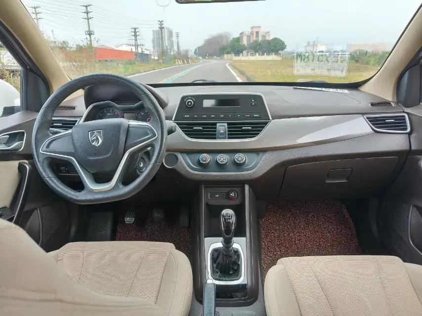 2017 BaoJun 310W 1.5L 112HP L4 6MT,autocango,china used car exporter,china ev exporter,chinese used car exporter,chinese used ev exporter