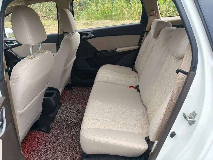 2017 BaoJun 310W 1.5L 112HP L4 6MT,autocango,china used car exporter,china ev exporter,chinese used car exporter,chinese used ev exporter