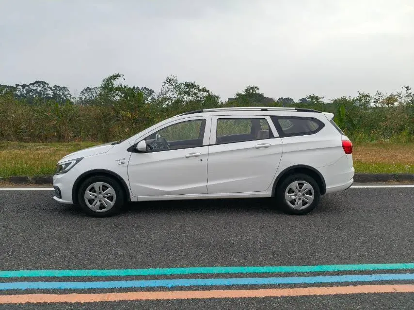 2017 BaoJun 310W 1.5L 112HP L4 6MT,autocango,china used car exporter,china ev exporter,chinese used car exporter,chinese used ev exporter