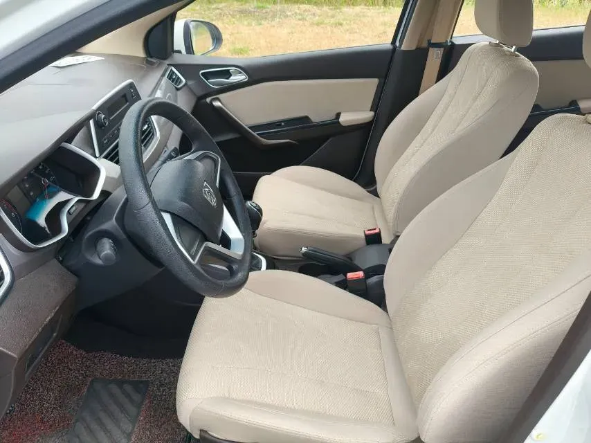 2017 BaoJun 310W 1.5L 112HP L4 6MT,autocango,china used car exporter,china ev exporter,chinese used car exporter,chinese used ev exporter