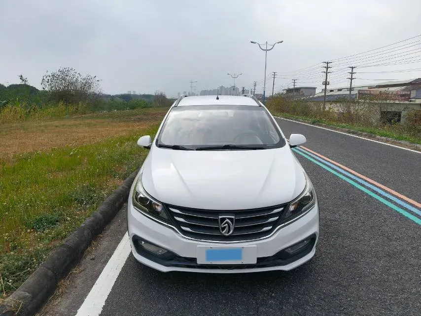 2017 BaoJun 310W 1.5L 112HP L4 6MT,autocango,china used car exporter,china ev exporter,chinese used car exporter,chinese used ev exporter