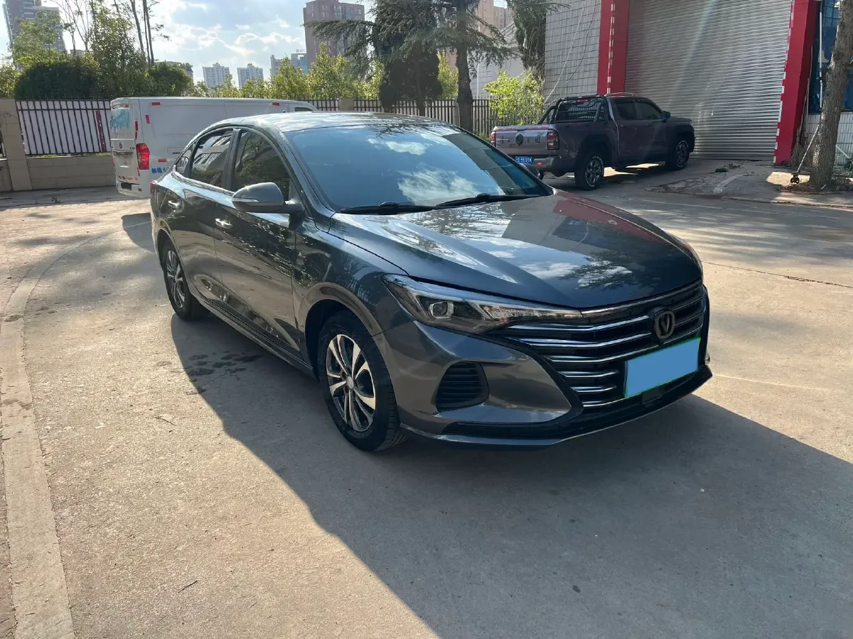 2022 ChangAn Eado 1.6L 128HP L4 5MT,autocango,china used car exporter,china ev exporter,chinese used car exporter,chinese used ev exporter