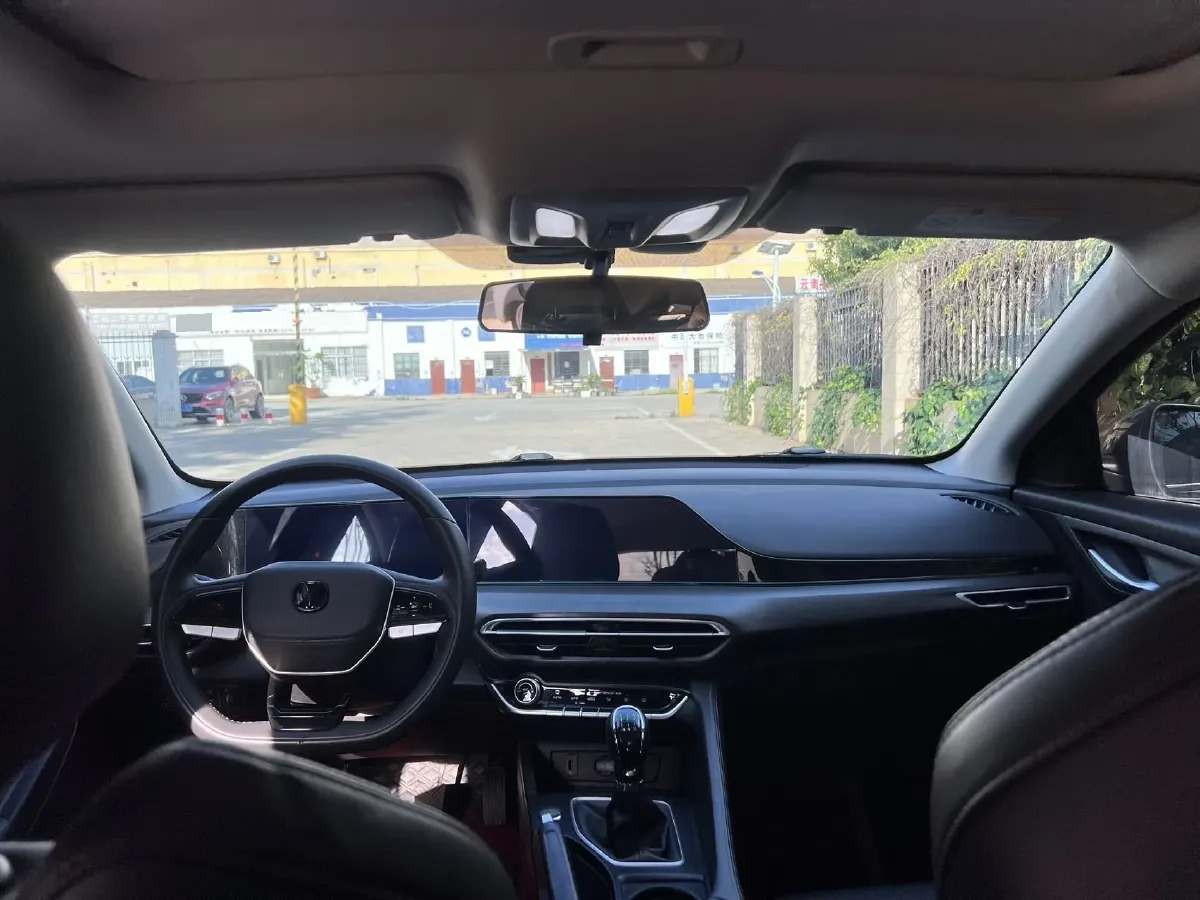 2022 ChangAn Eado 1.6L 128HP L4 5MT,autocango,china used car exporter,china ev exporter,chinese used car exporter,chinese used ev exporter