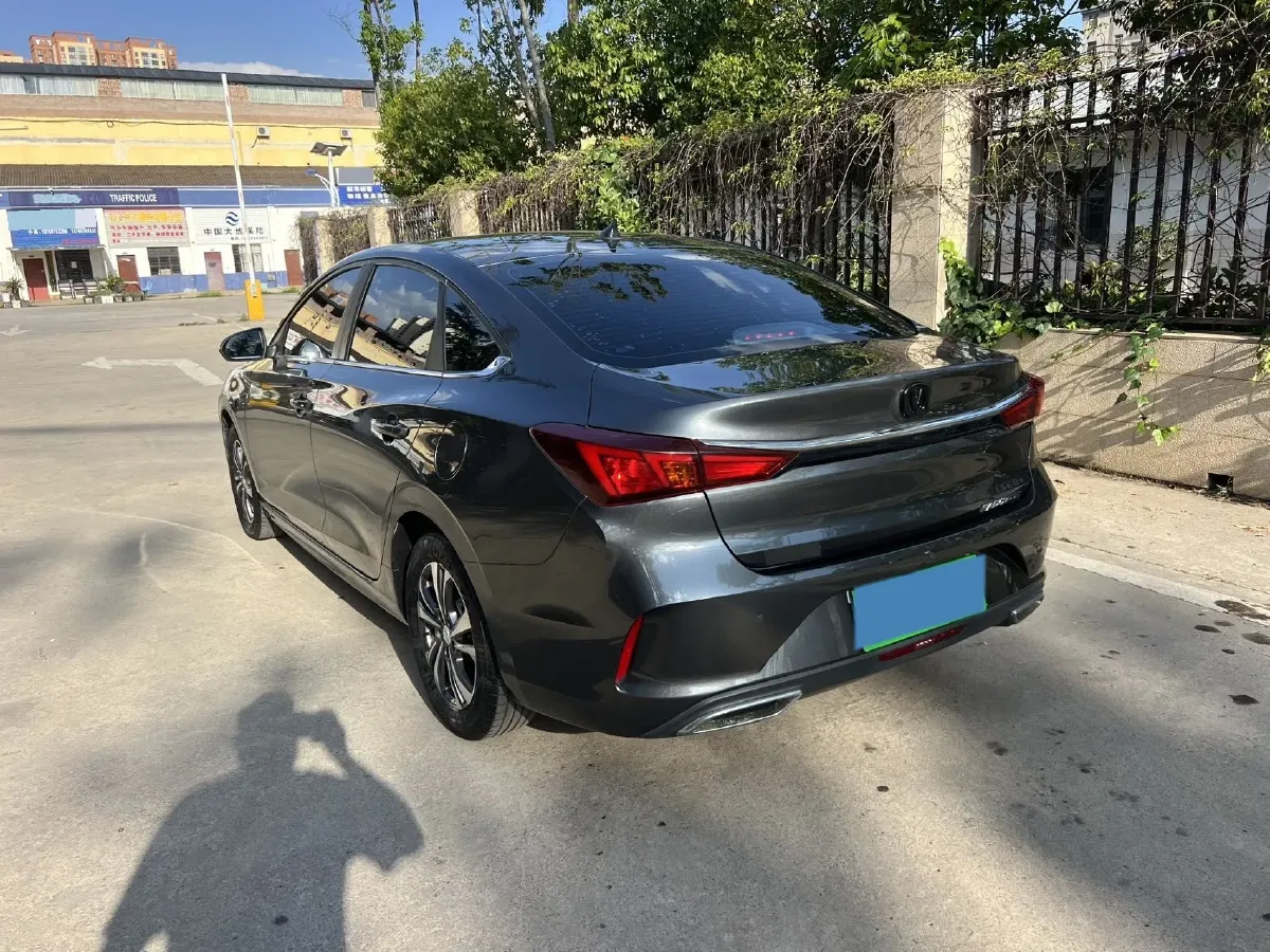 2022 ChangAn Eado 1.6L 128HP L4 5MT,autocango,china used car exporter,china ev exporter,chinese used car exporter,chinese used ev exporter