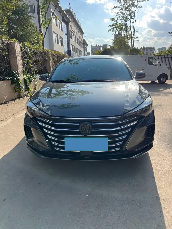 2022 ChangAn Eado 1.6L 128HP L4 5MT,autocango,china used car exporter,china ev exporter,chinese used car exporter,chinese used ev exporter