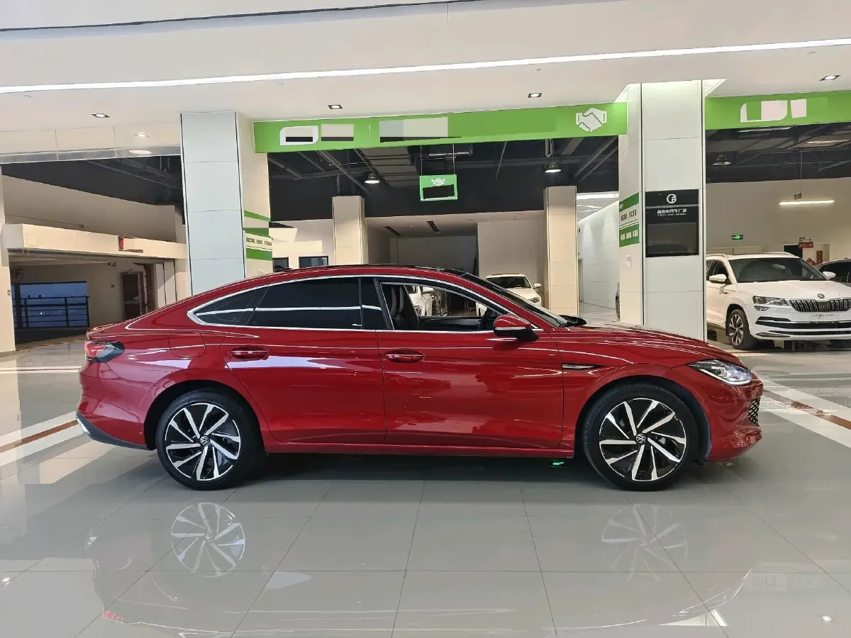 2022 Skoda Superb 2.0T 186HP L4 7DCT,autocango,china used car exporter,china ev exporter,chinese used car exporter,chinese used ev exporter