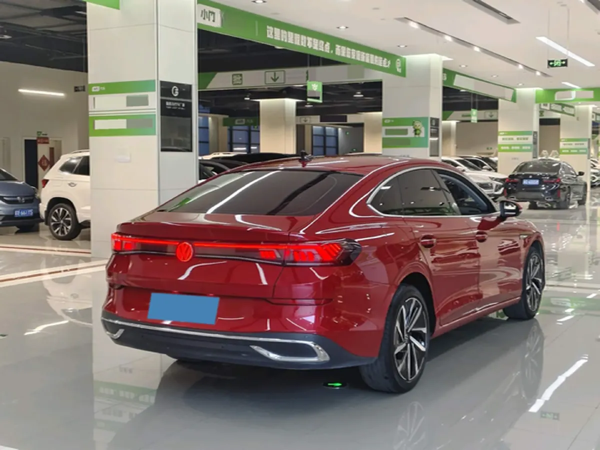 2022 Skoda Superb 2.0T 186HP L4 7DCT,autocango,china used car exporter,china ev exporter,chinese used car exporter,chinese used ev exporter