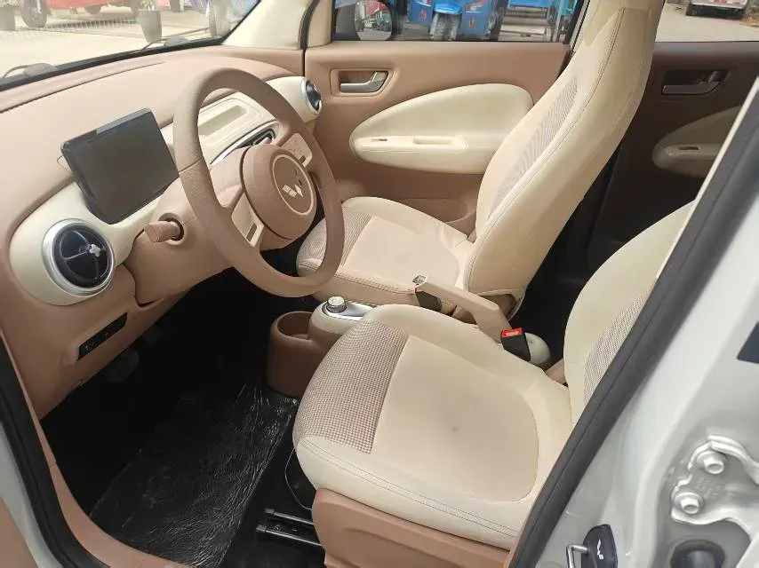 2025 WuLing HongGuang MINI EV BEV 16.2KWH,autocango,china used car exporter,china ev exporter,chinese used car exporter,chinese used ev exporter