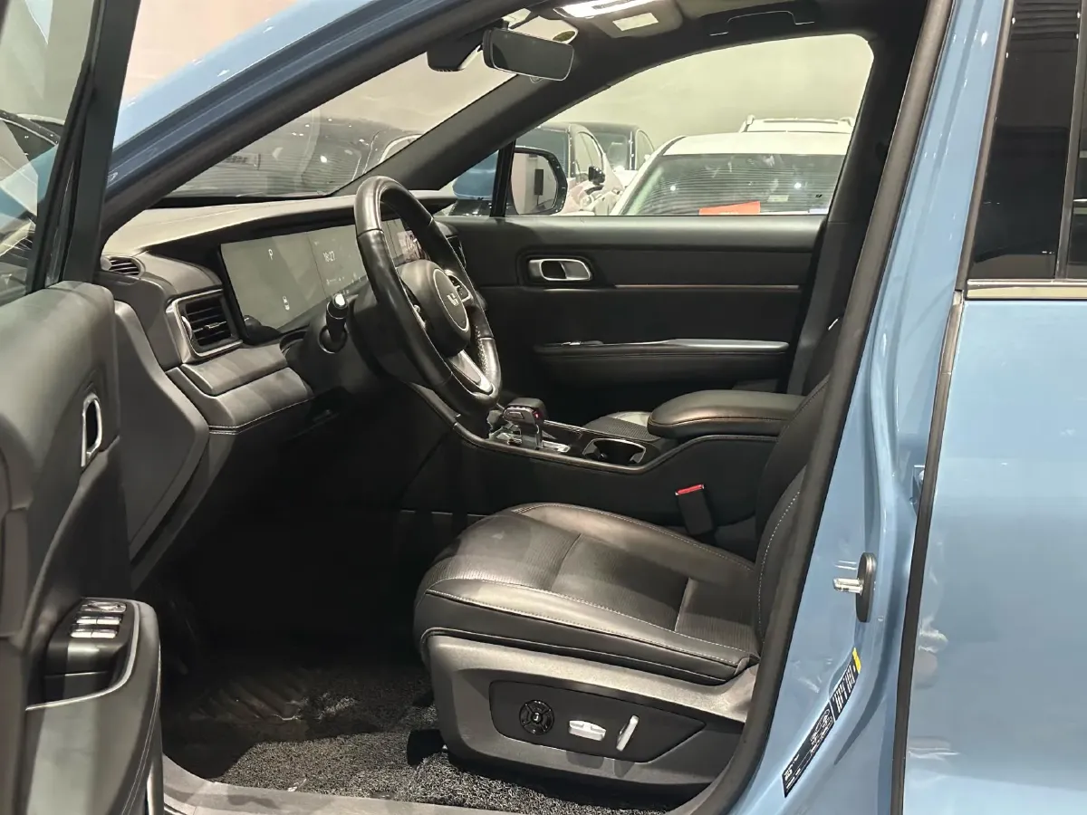 2021 Li ONE Range Extended 131HP REEV 40.5KWH,autocango,china used car exporter,china ev exporter,chinese used car exporter,chinese used ev exporter