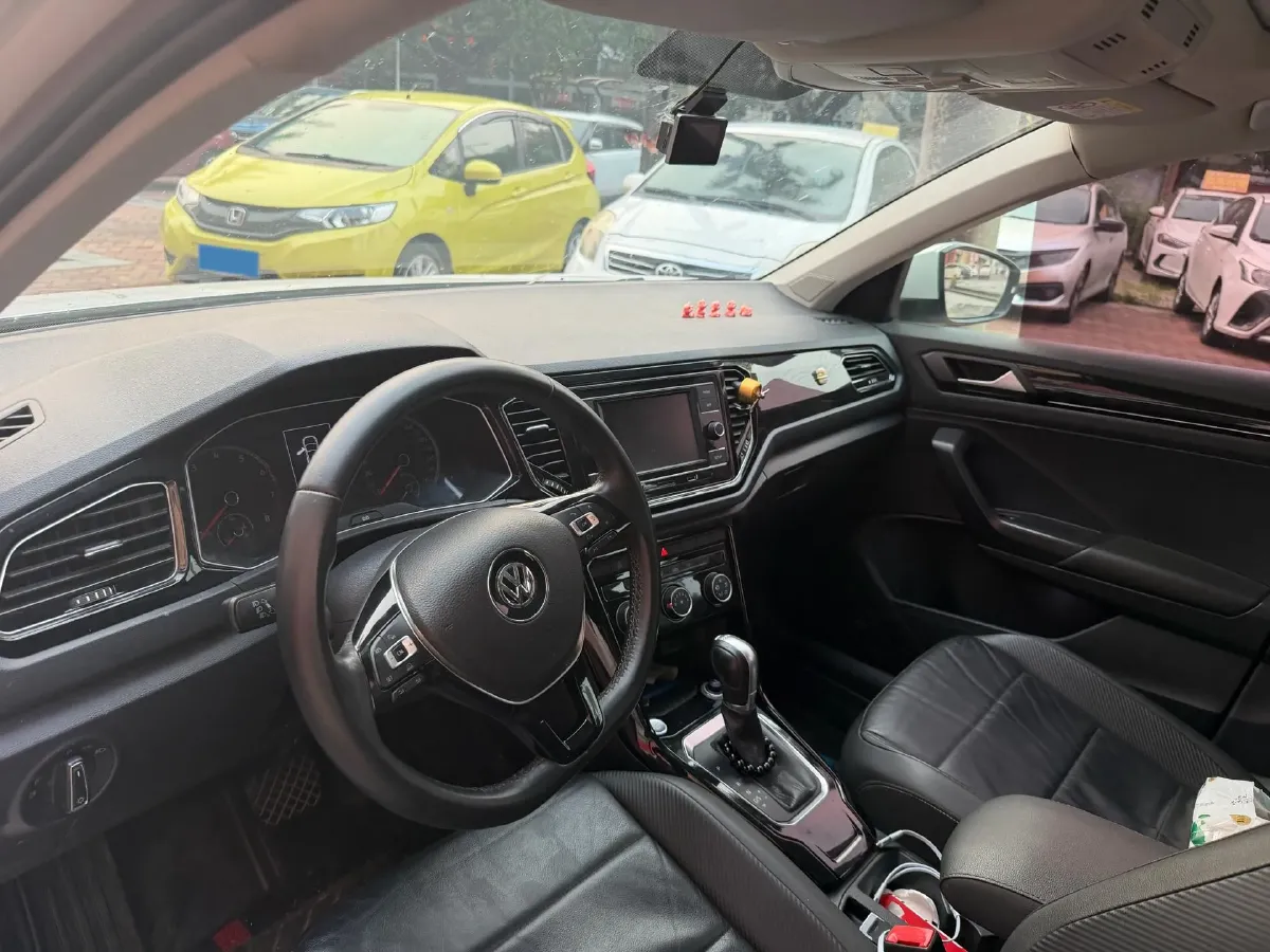 2019 Volkswagen T-Roc 1.4T 150HP L4 7DCT,autocango,china used car exporter,china ev exporter,chinese used car exporter,chinese used ev exporter